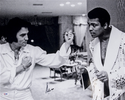 Muhammad Ali Autograped B&W 16x20 Photograph of Ali and Elvis Presley (PSA/DNA)
